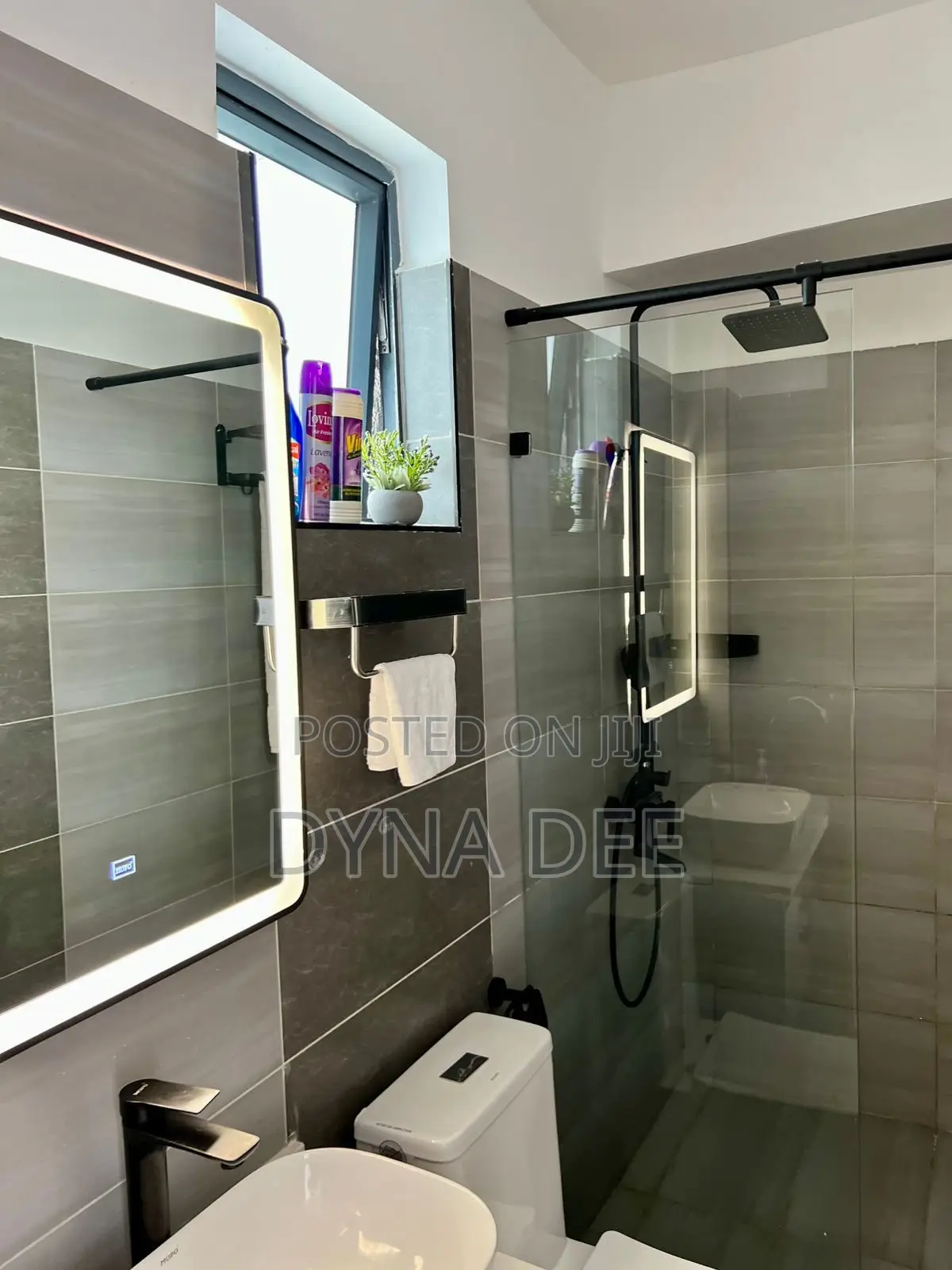 Luxury Airport Stay |2BR • Pool • Gym • Fast Wi-Fi