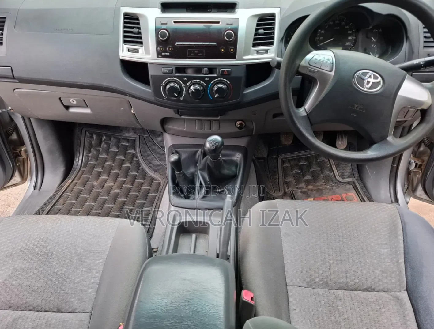 Toyota Hilux 2015 Silver