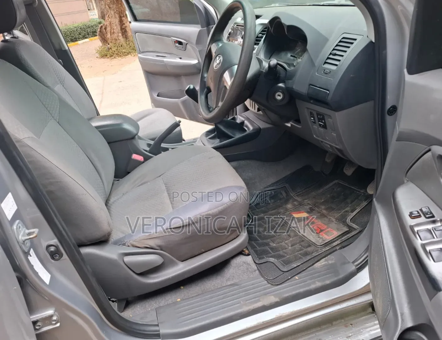 Toyota Hilux 2015 Silver