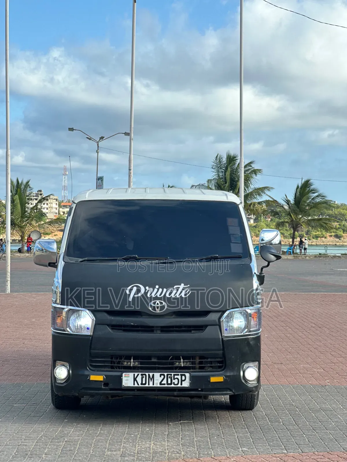 Toyota HiAce 2016 White