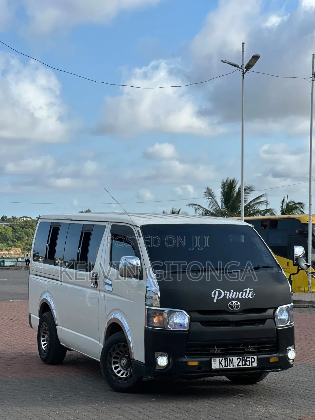 Toyota HiAce 2016 White