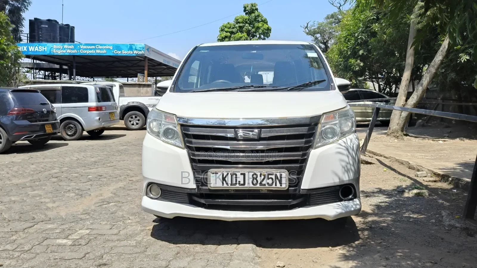 Toyota Noah 2015 Pearl