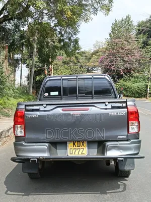 Toyota Hilux 2021 Gray