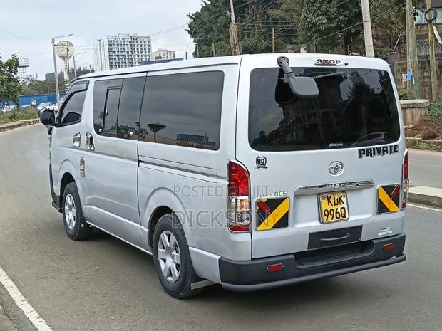 Toyota HiAce 2016 Silver - thumbnail 4