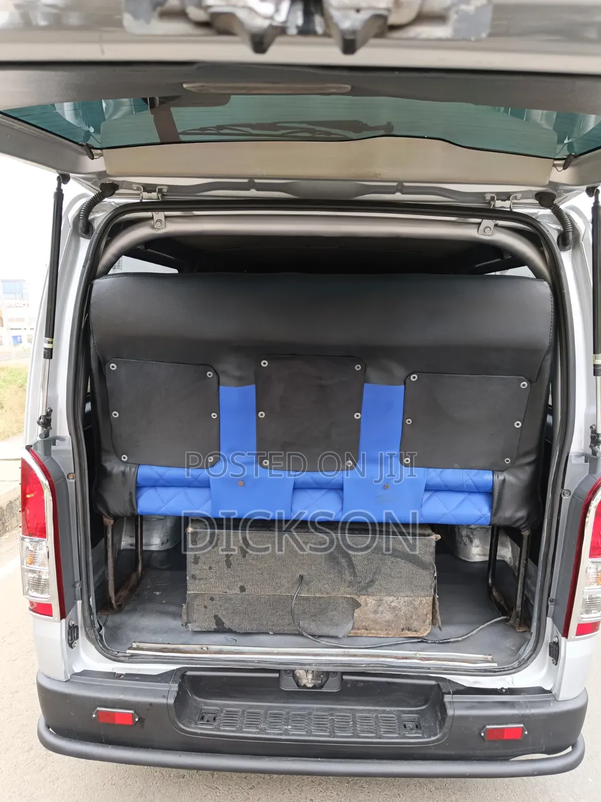 Toyota HiAce 2016 Silver