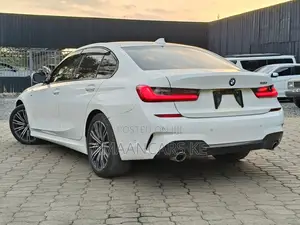 BMW 330i 2019 White