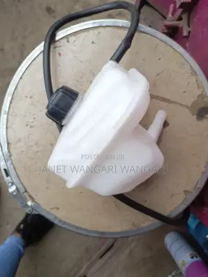 Coolant /Reserve Bottle for Nissan Dualis