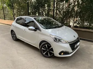 Peugeot 208 2017 White