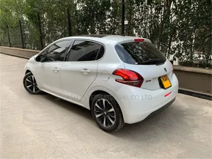 Peugeot 208 2017 White