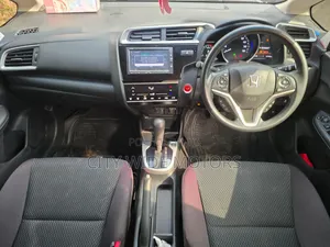 Honda Fit 2018 Silver