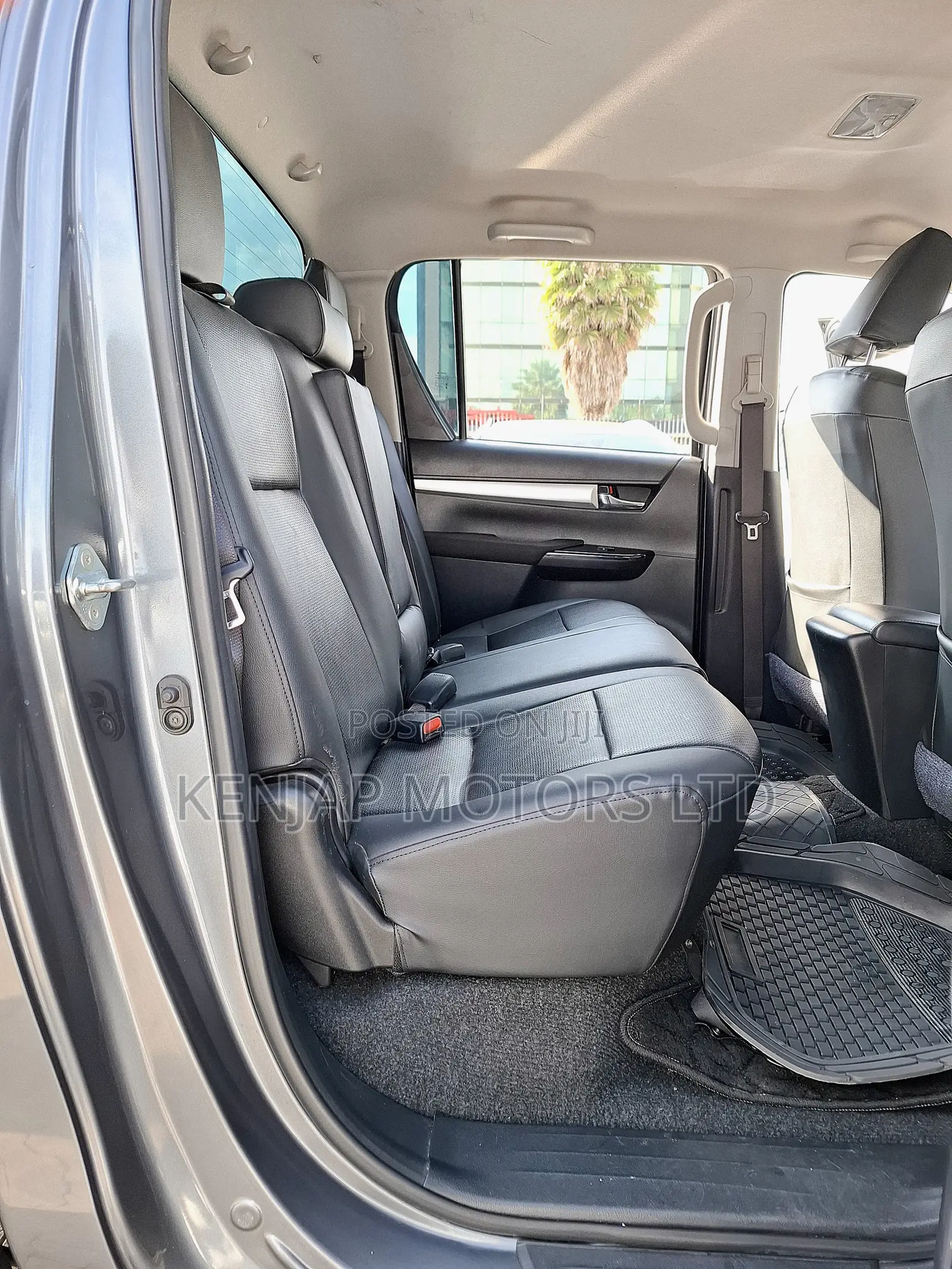 Toyota Hilux 2018 Gray