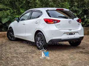 Mazda 2 2020 White