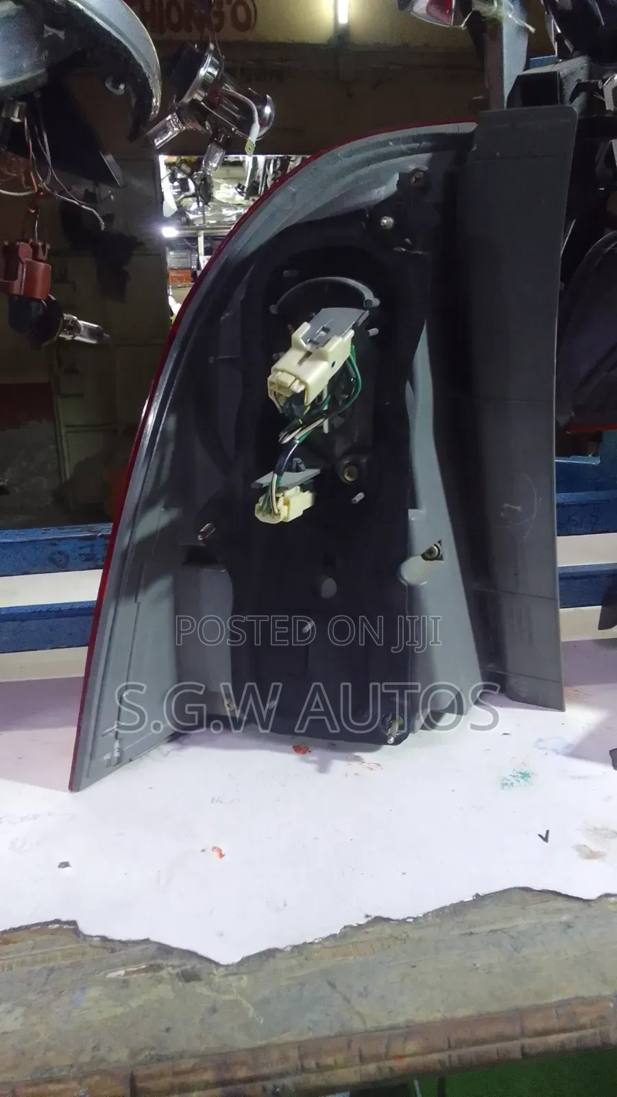 Toyota Fielder (2005) Taillight