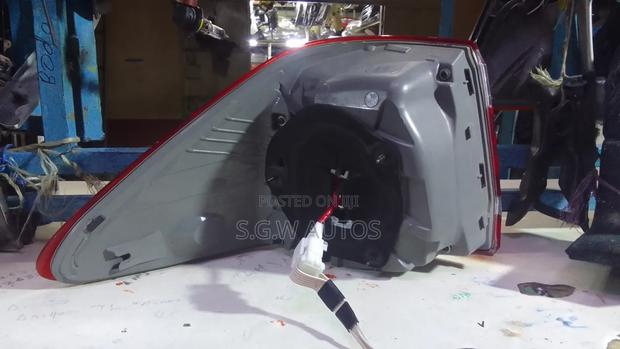 Toyota Royal Crown Taillight (2008-2012) - thumbnail 2