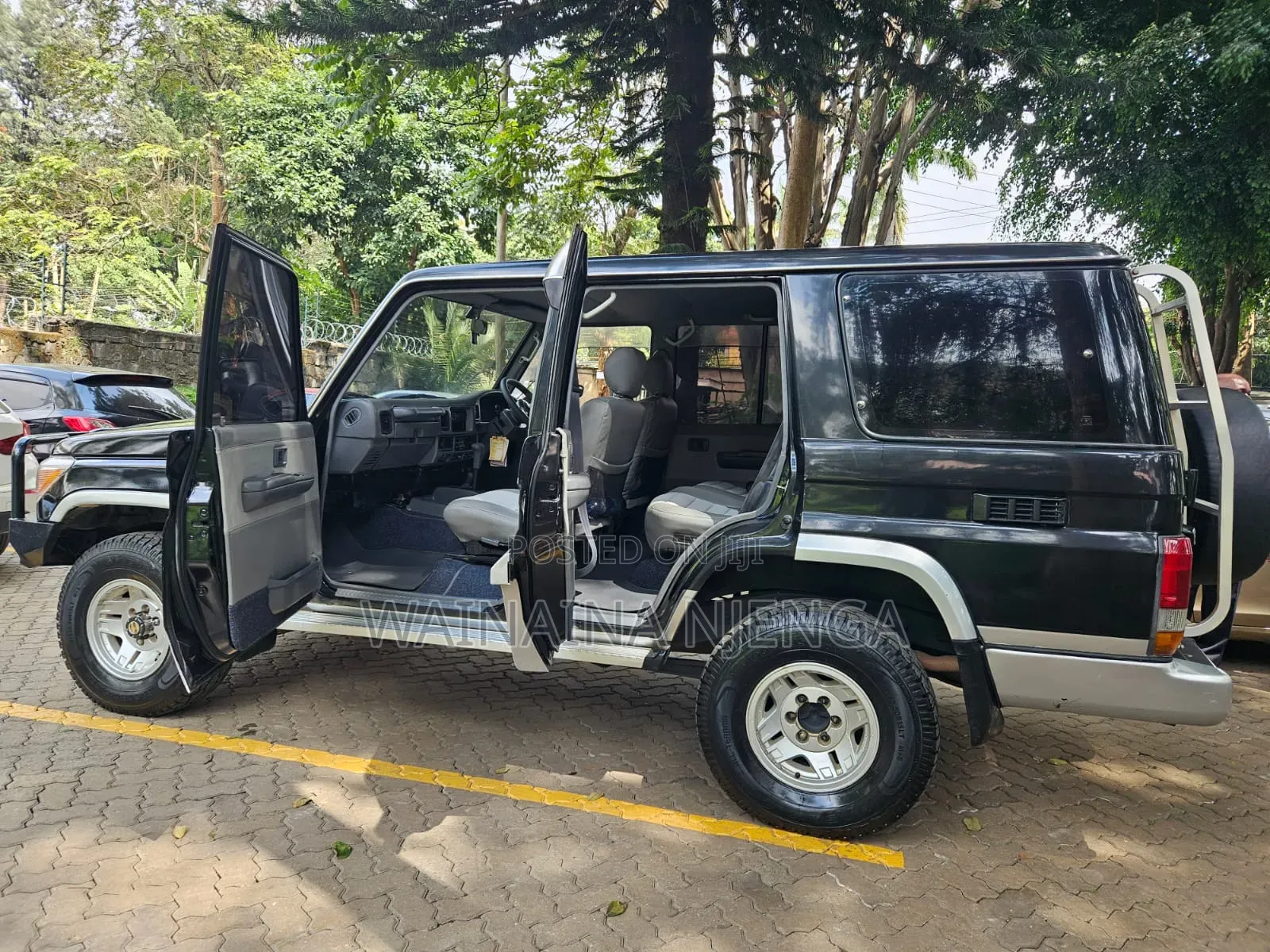 Toyota Land Cruiser 1999 Black