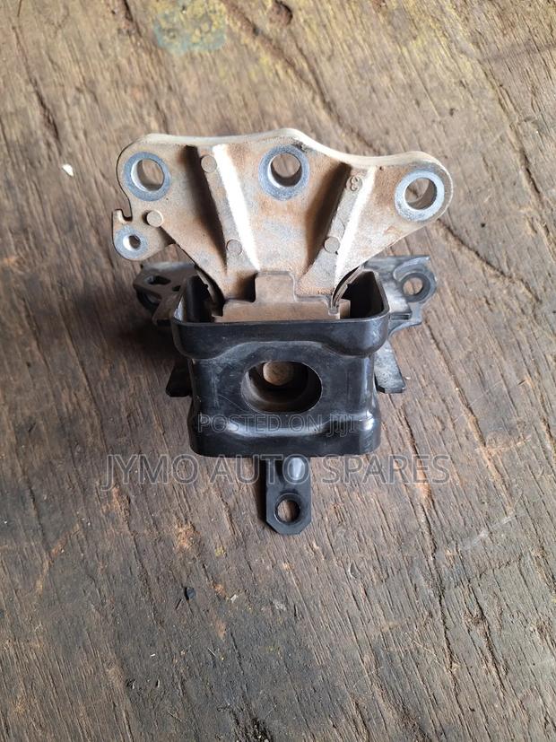 Suzuki Alto Engine Mount