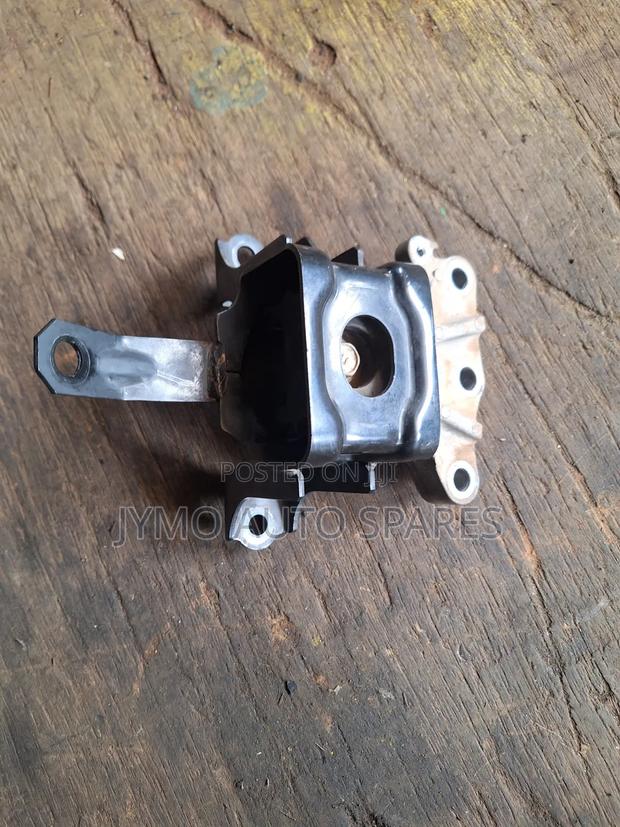 Suzuki Alto Engine Mount - thumbnail 2