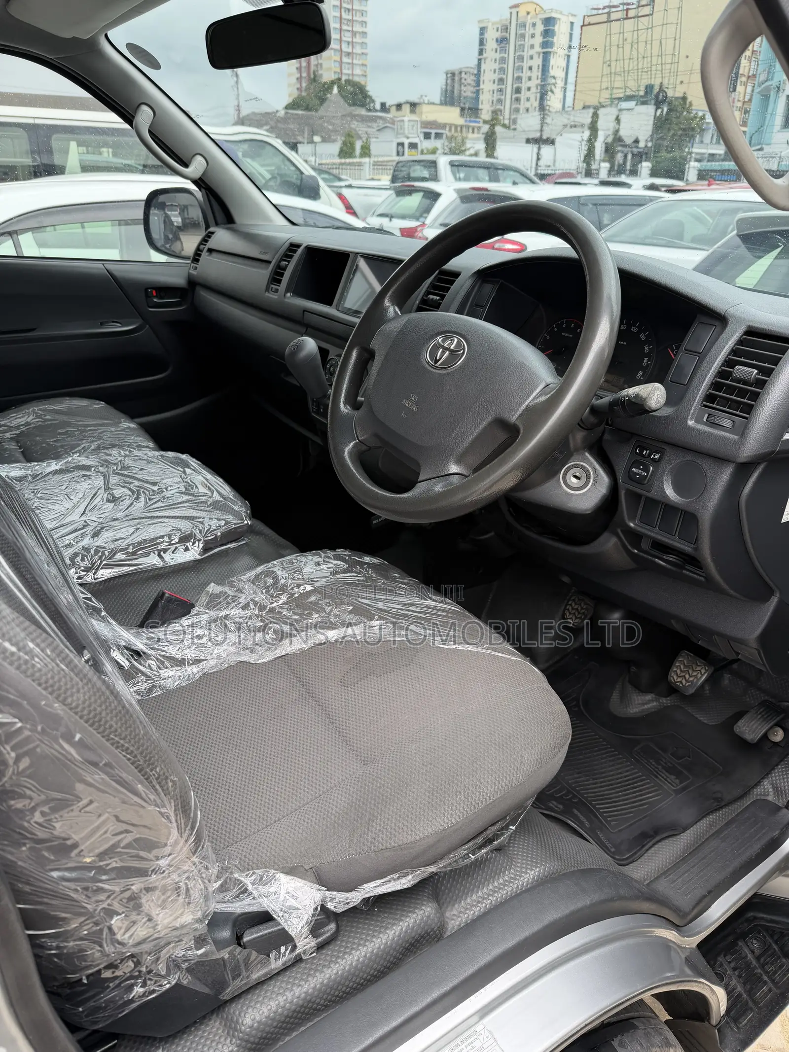 Toyota HiAce 2019 Silver