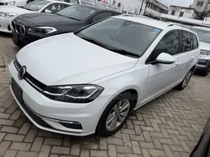 Volkswagen Golf TSI S FWD 2018 White