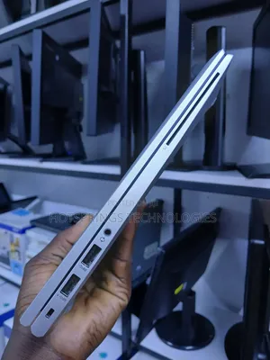 Laptop HP EliteBook 830 G8 8GB Intel Core i7 SSD 256GB
