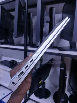 Laptop HP EliteBook 830 G8 8GB Intel Core i7 SSD 256GB