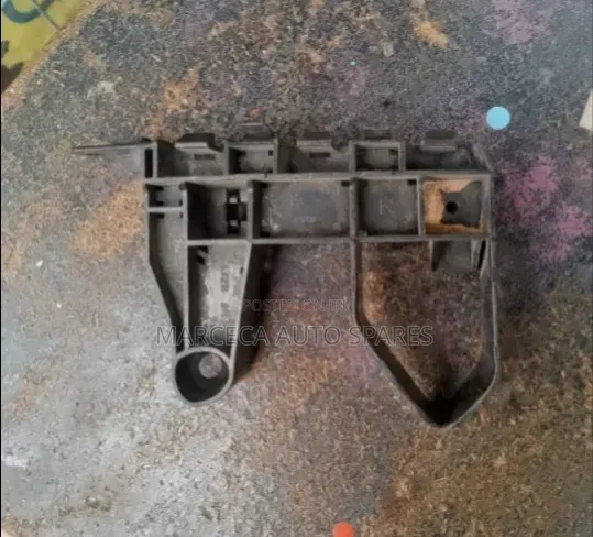 Honda Fit 2008 Front Bumper Slide Retainers