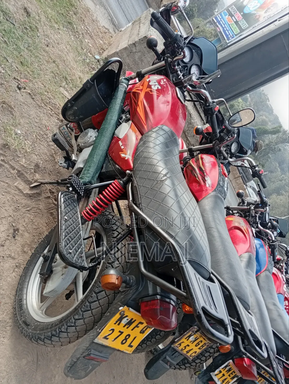 TVS HLX Plus ES 2021 Red