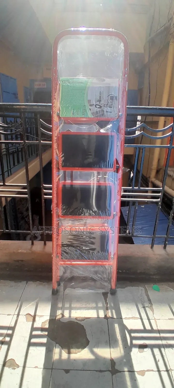 4 Step Ladder (Aluminum / Steel)