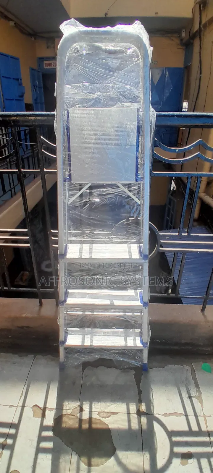 4 Step Ladder (Aluminum / Steel)