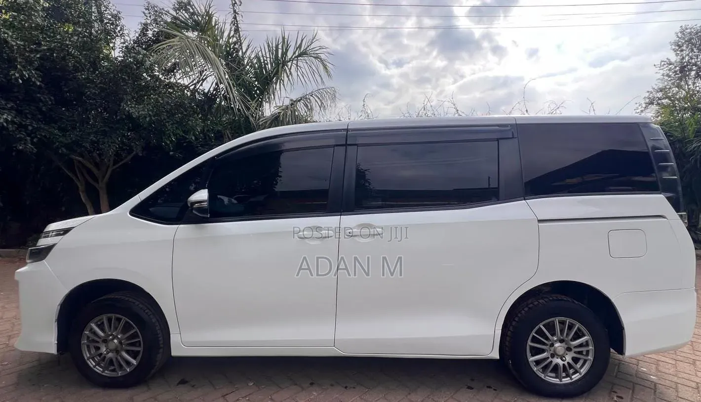 Toyota Voxy 2015 White