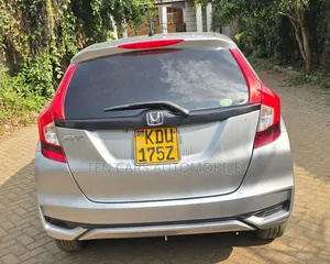 Honda Fit 2018 Silver