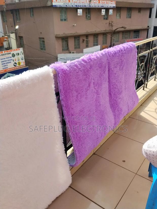 Fluffy Carpet – 5×8 Ft