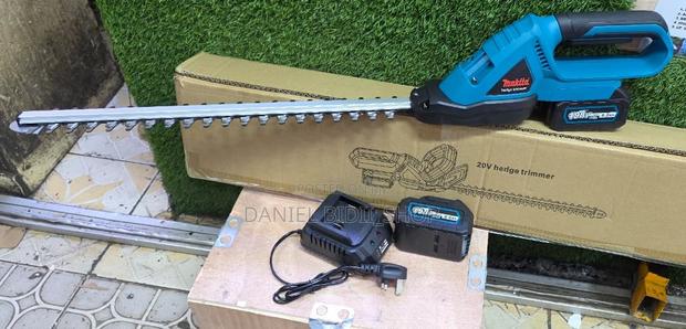Makita Cordless Hedge Trimmer 198v - main view