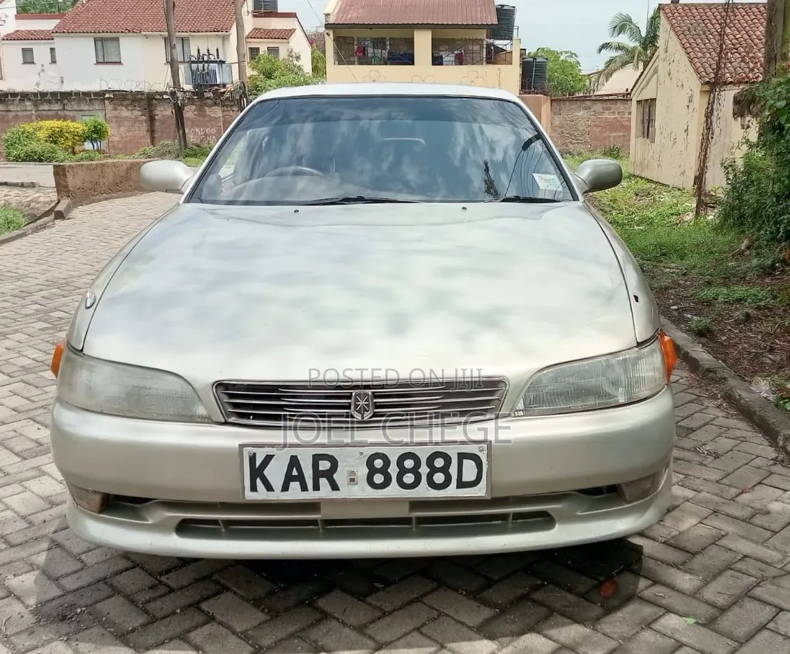 Toyota Mark II 2000 Silver