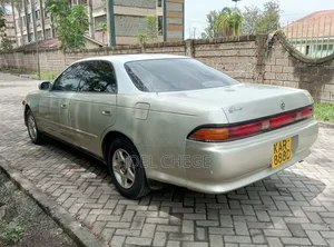 Toyota Mark II 2000 Silver