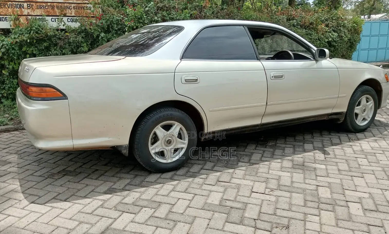 Toyota Mark II 2000 Silver