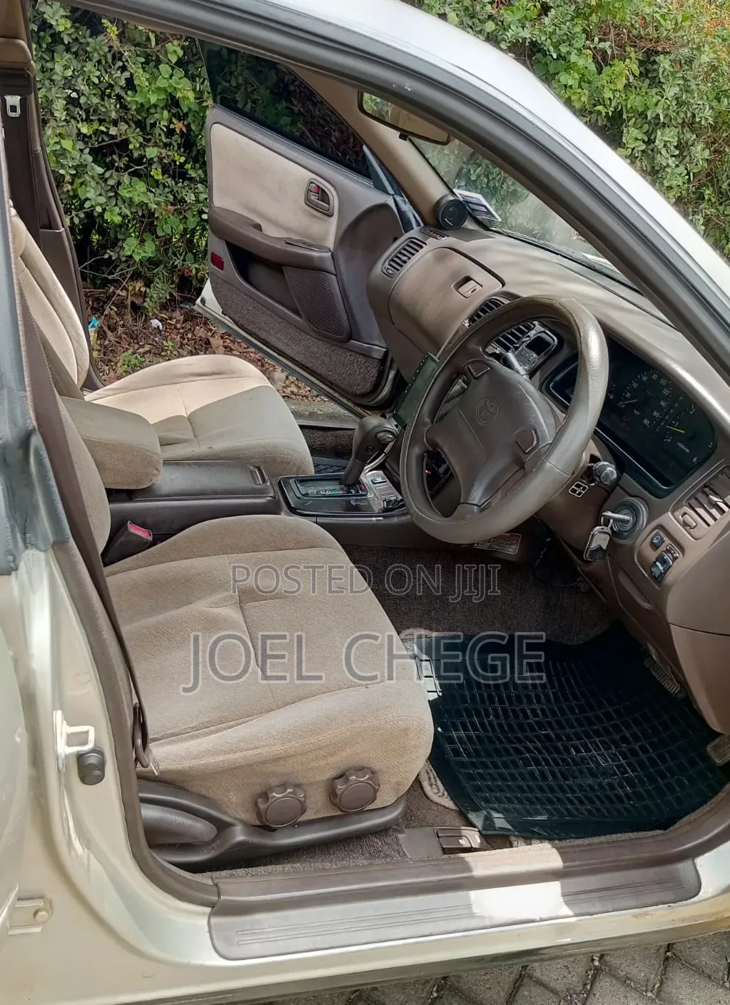 Toyota Mark II 2000 Silver