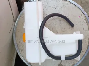 Coolant Bottle /Reserve Tank Nissan B15