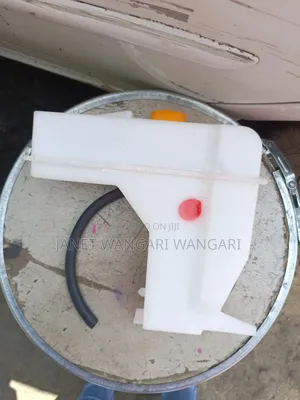 Coolant Bottle /Reserve Tank Nissan B15