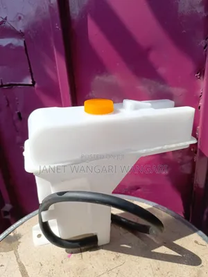 Coolant Bottle /Reserve Tank Nissan B15
