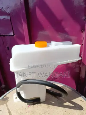 Coolant Bottle /Reserve Tank Nissan B15