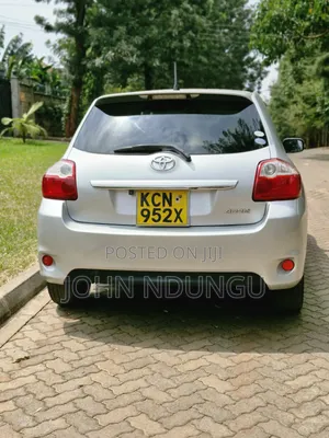 Toyota Auris 2010 Silver
