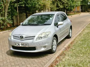 Toyota Auris 2010 Silver