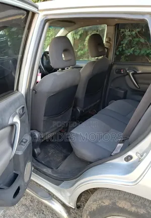 Toyota RAV4 2004 Silver