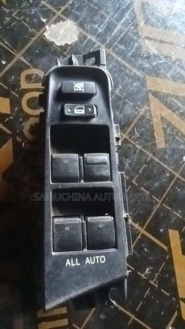 Main Switch Toyota Crown - thumbnail 2