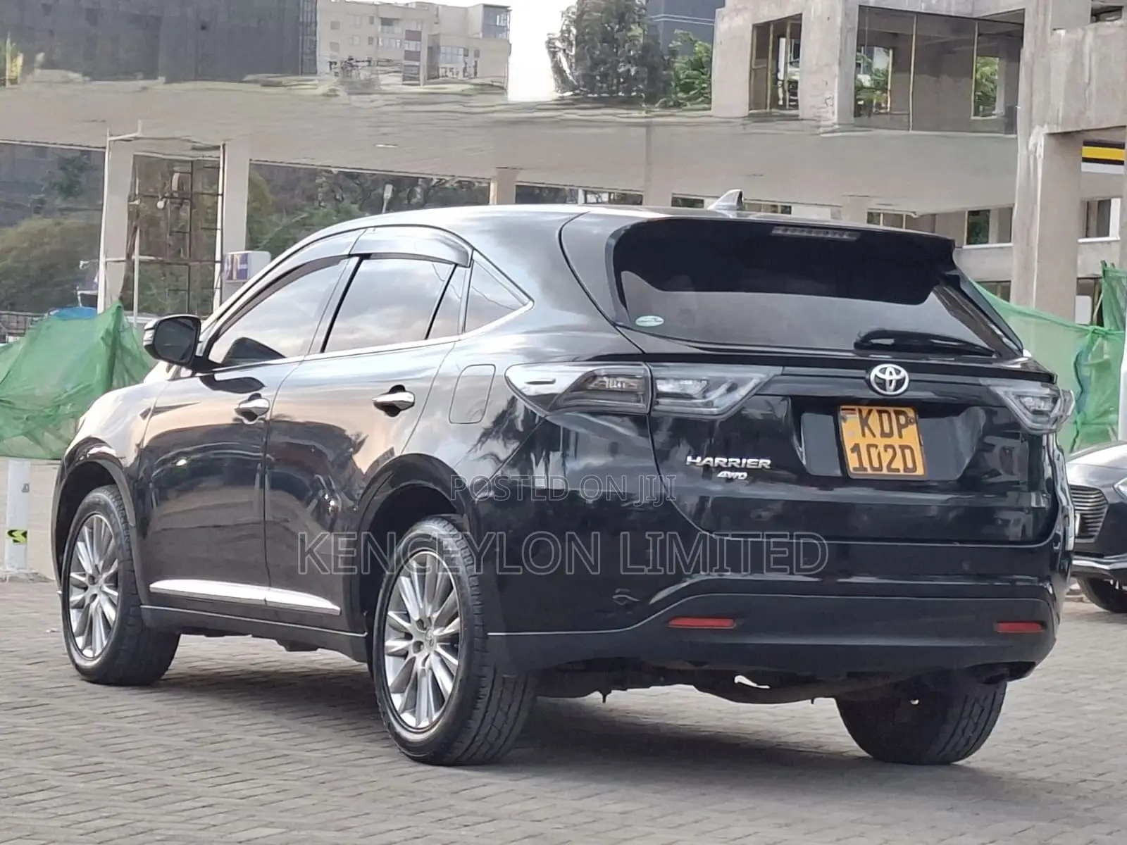 Toyota Harrier 2.0 4WD 2017 Black