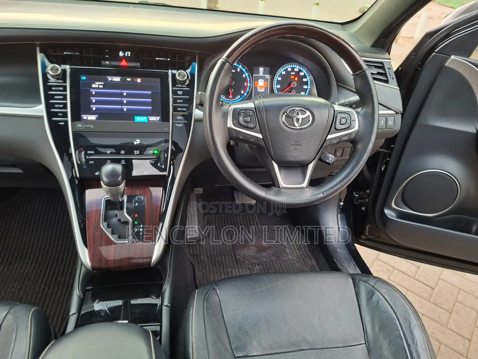 Toyota Harrier 2.0 4WD 2017 Black