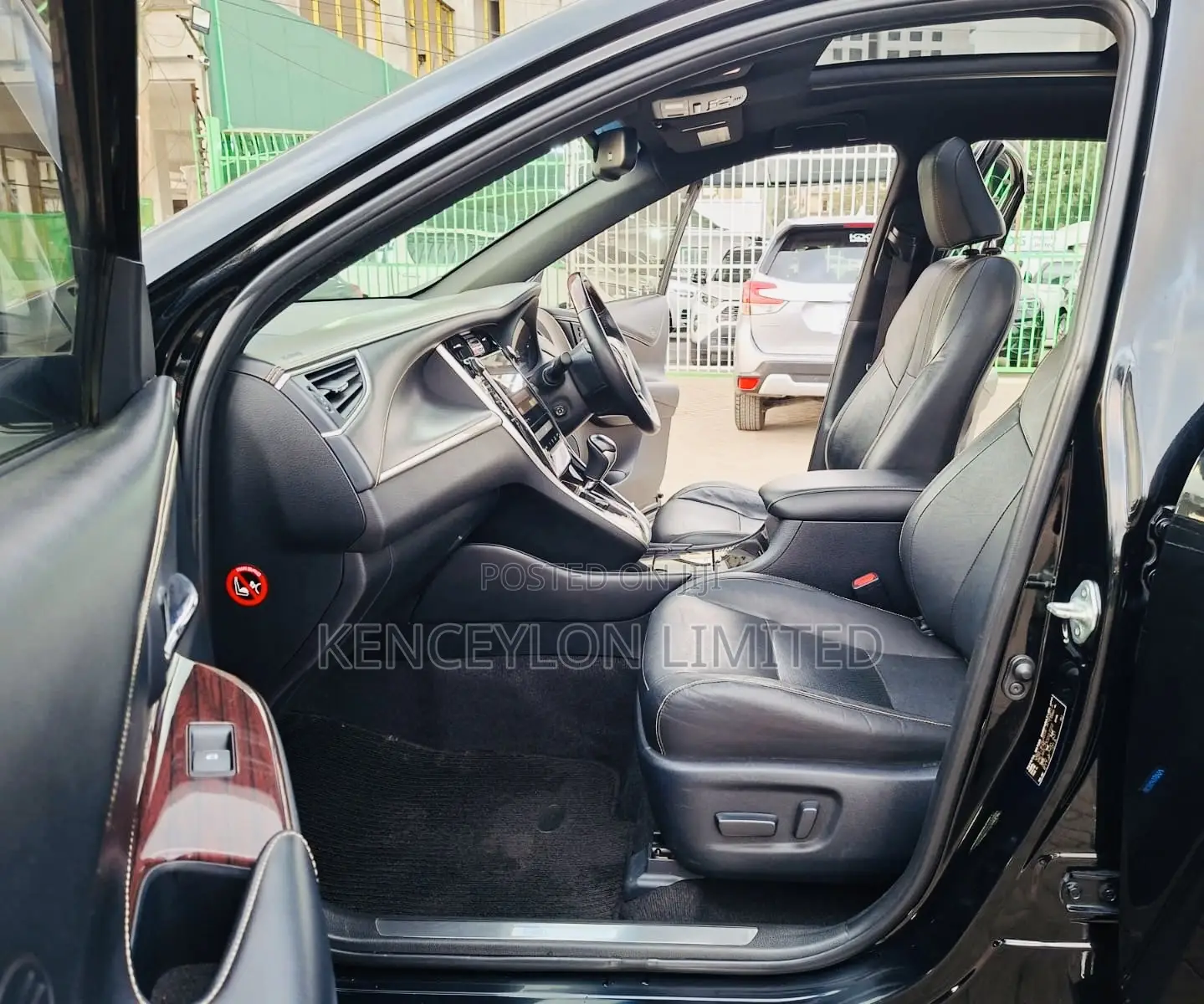 Toyota Harrier 2.0 4WD 2017 Black