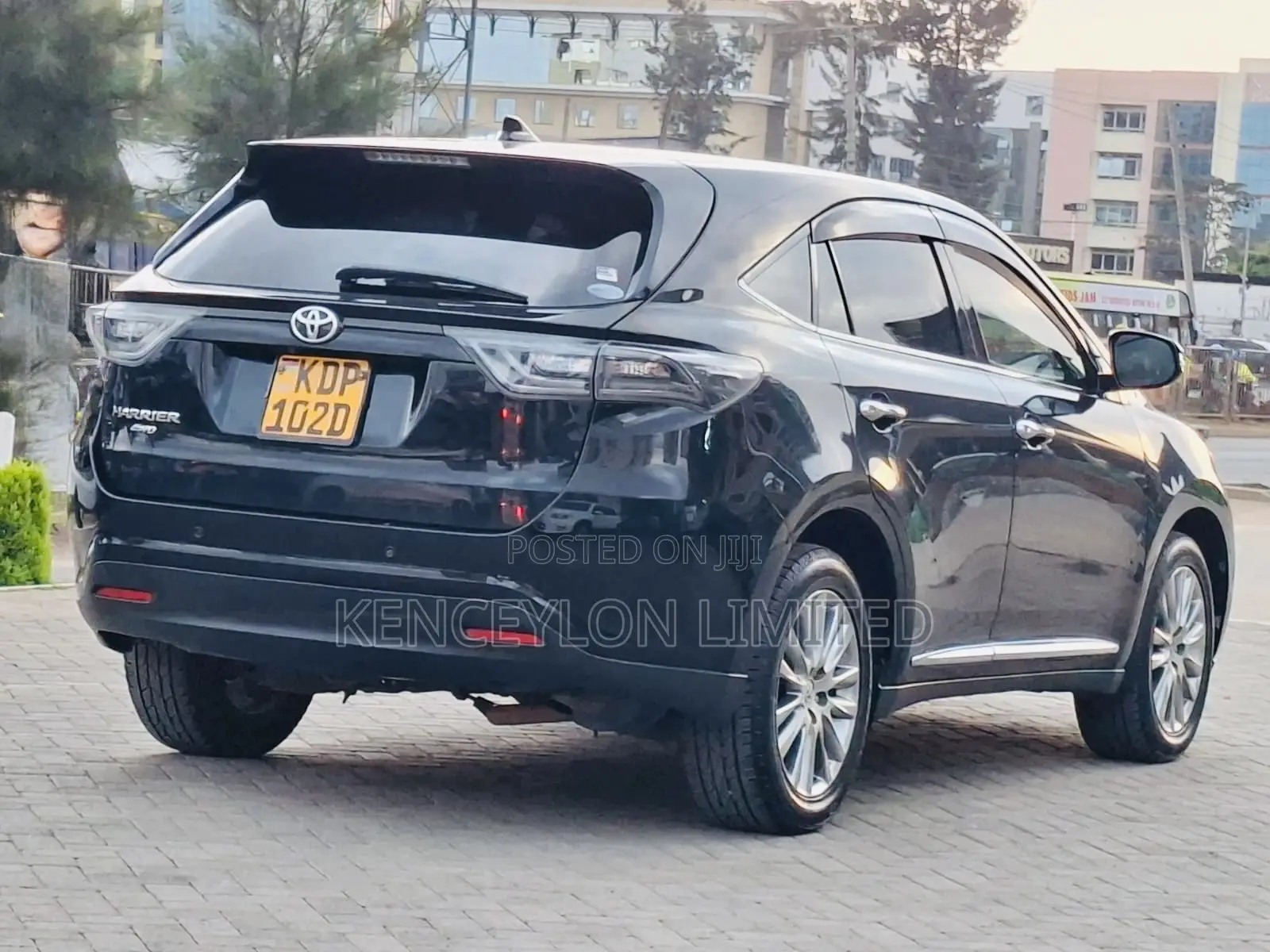 Toyota Harrier 2.0 4WD 2017 Black