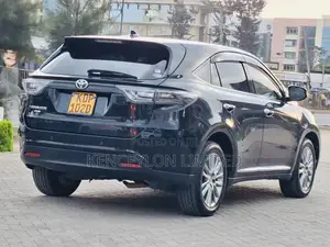 Toyota Harrier 2.0 4WD 2017 Black